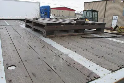 Used 2017 LODE KING 53 FT STEP DECK RECOVERY TRAILER TRIDEM Flatbed Trailers Manitoba CA | Conquest Truck & Auto Sales #1421366