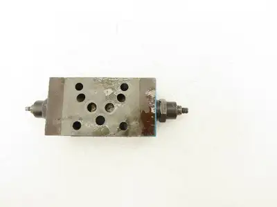 Used VICKERS _UNKNOWN_ Valves/Fittings Indiana US | Arrow Industrial #1365383