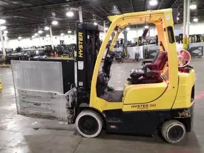 USED 2022 HYSTER S50FT