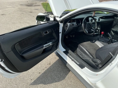 USED 2016 FORD MUSTANG