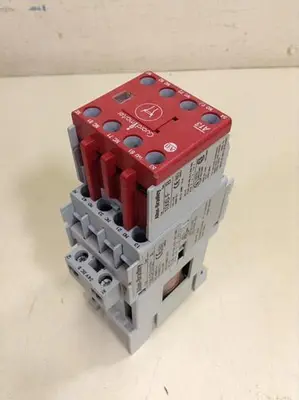 USED ALLEN BRADLEY 700S-CF440DJC SER A