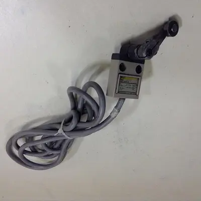 USED OMRON D4C-9033