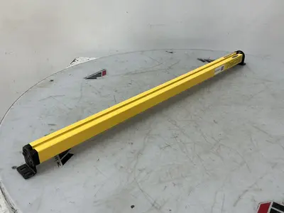 USED BANNER ENGINEERING SLSR30-900Q8