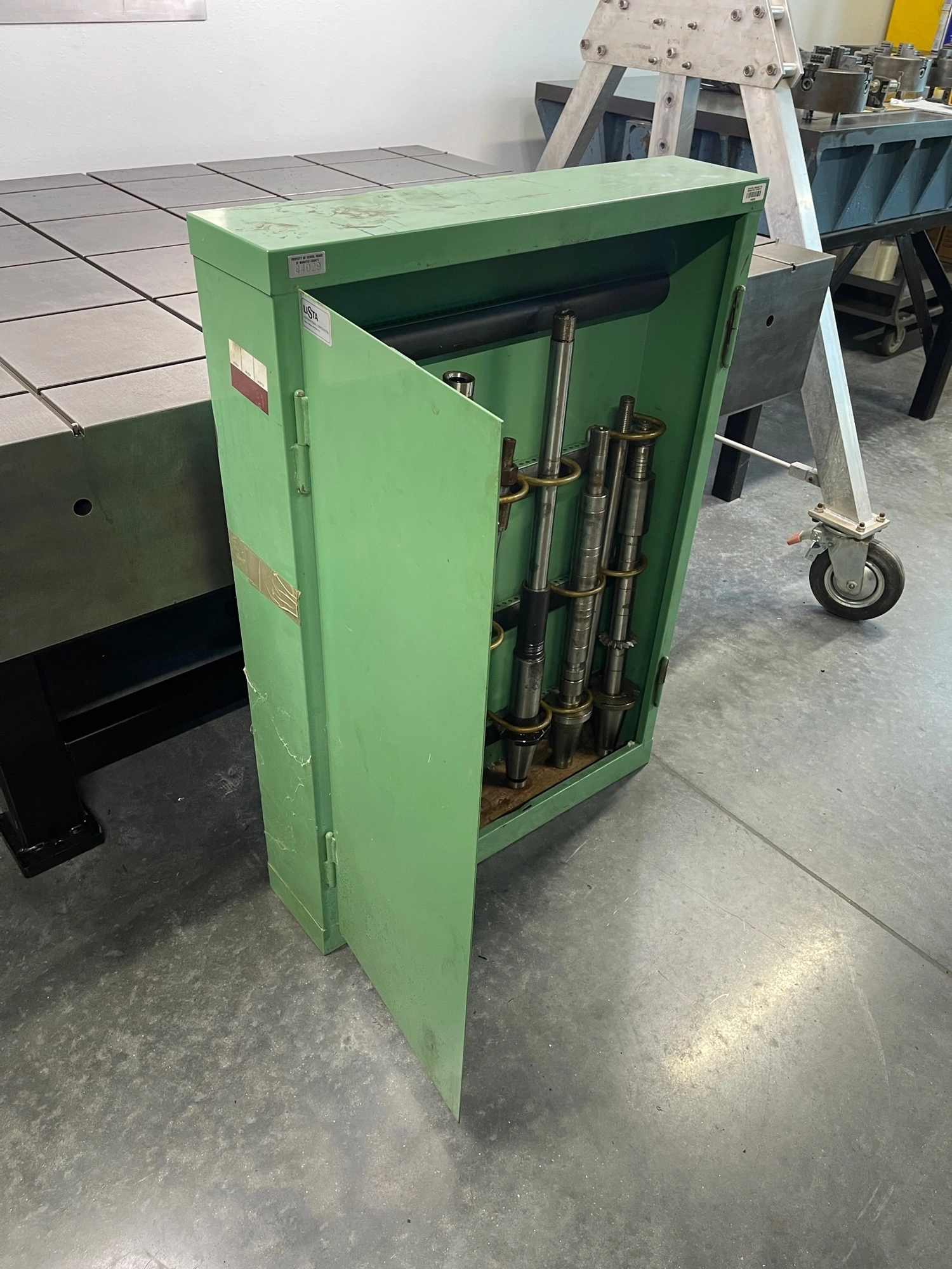 (8) 50 Taper Milling Machine Arbors in Lista Cabinet #6736