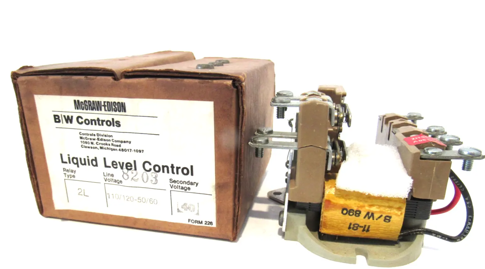 NEW B/W CONTROLS 2-L 8203 LIQUID LEVEL CONTROL 2L8203