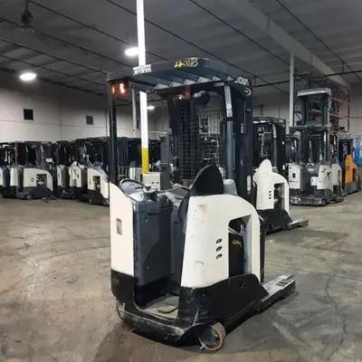 USED 2018 CROWN RR5725-45