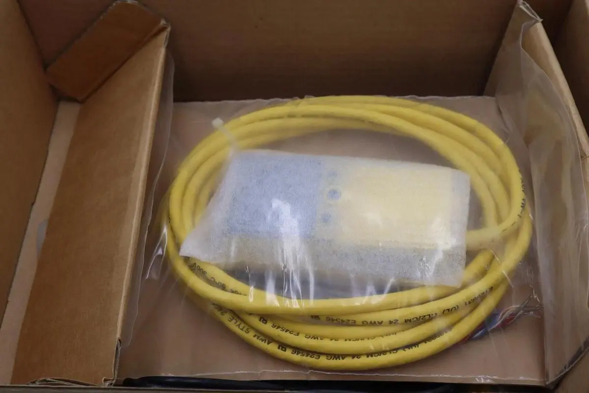 NEW COGNEX CKR-101-00 VISION SENSOR CHECKER 805-0060-2 C STOCK 2432