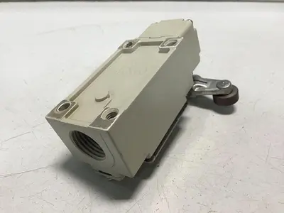 USED YAMATAKE LJA10-11A21N-003