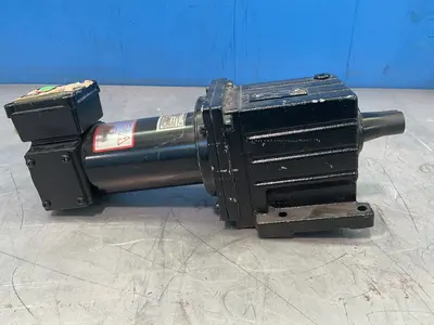 Used LENZE GST042PVBR056C21 Motors (misc) Ohio US | HGR 24 #1704931