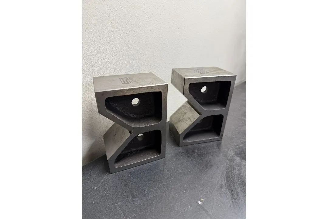Used _UNKNOWN_ _UNKNOWN_ V-Blocks California US | KD Auctions #1359425