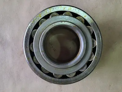 NEW SKF 22313 CC/W33