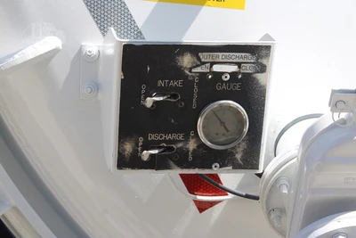 Used 2019 VOLVO VHD64B200 Vacuum Truck Texas US | Roll Off Truck World #1491998