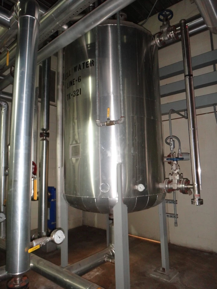 664 Gallon 304 Stainless Vertical Tanks