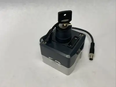 Used Knapp Switch H.M. M8 Connection, W/ Keyed Switch, Plastic Enclosure Relays & Switches Michigan US | Maverick Industrial Sales #1401309