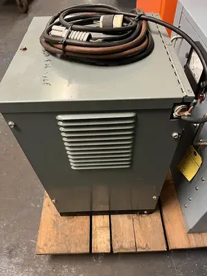 USED HOBART 225A1-12