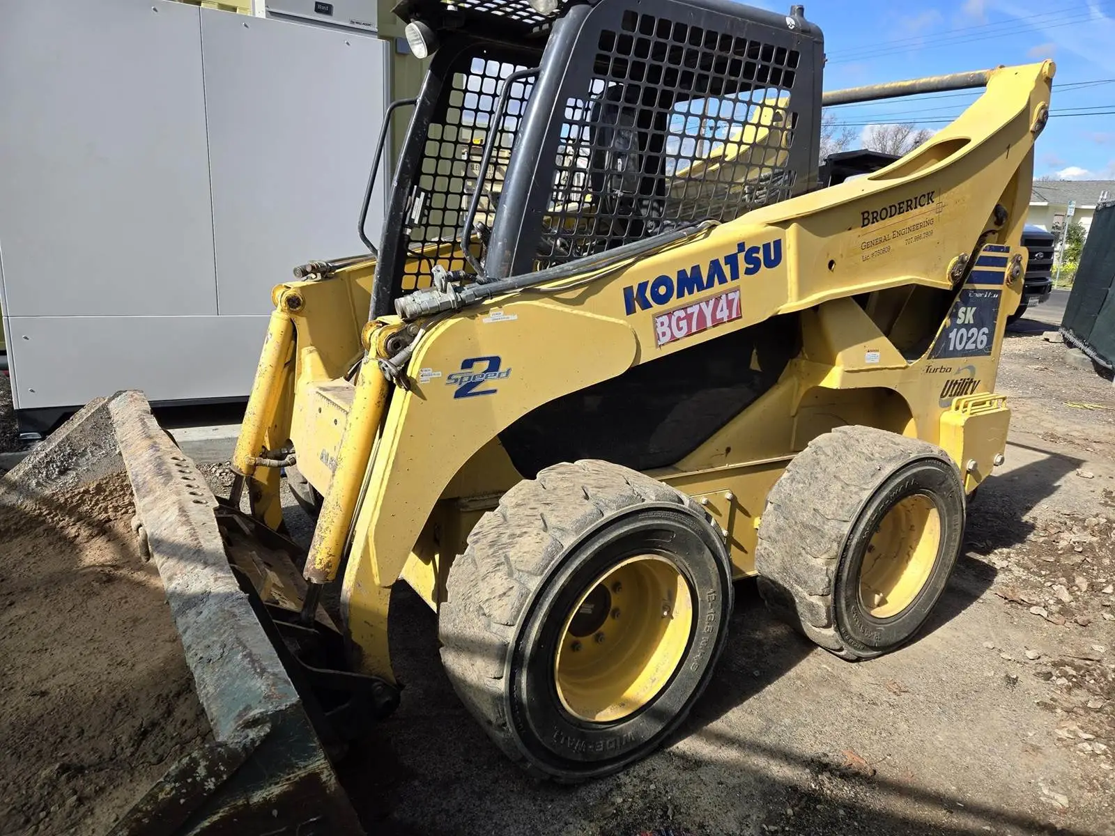 USED 2005 KOMATSU SK1026-5N