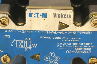 NEW EATON VICKERS DG4V-32A-M-S4-FPM4WL-HL-2-60-EN650 CONTROL VALVE