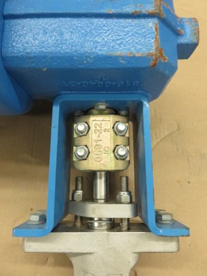 Jamesbury 4"-150 Wafer Sphere / Butterfly Valve with Pneumatic Actuator Unused