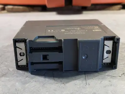 NEW SIEMENS 6ES7321-1BH02-0AA0