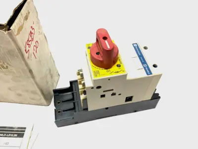 USED SQUARE D, TELEMECANIQUE, SCHNEIDER ELECTRIC INTEGRAL DOL CONTACTOR BREAKER