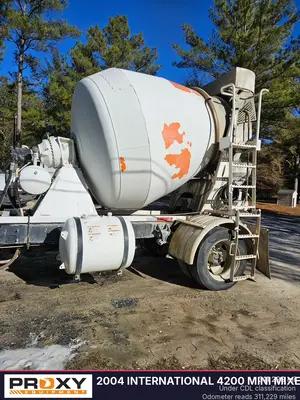 Used 2004 INTERNATIONAL 4200 MINI MIXER Concrete Mixer Trucks Georgia US | Proxy Equipment #1380316