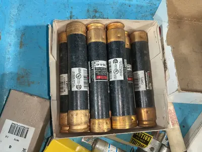 Used _UNKNOWN_ _UNKNOWN_ Fuses Ohio US | HGR 24 #1547056