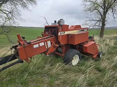 USED 1999 HESSTON 4655