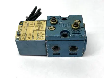USED MAC VALVES PNEUMATIC SOLENOID VALVE 1/4" PORTS