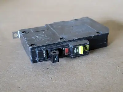USED SQUARE D QOB120