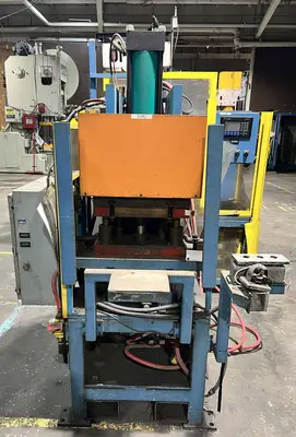 5 Ton Custom Press • Used Custom AT 30 100 Press