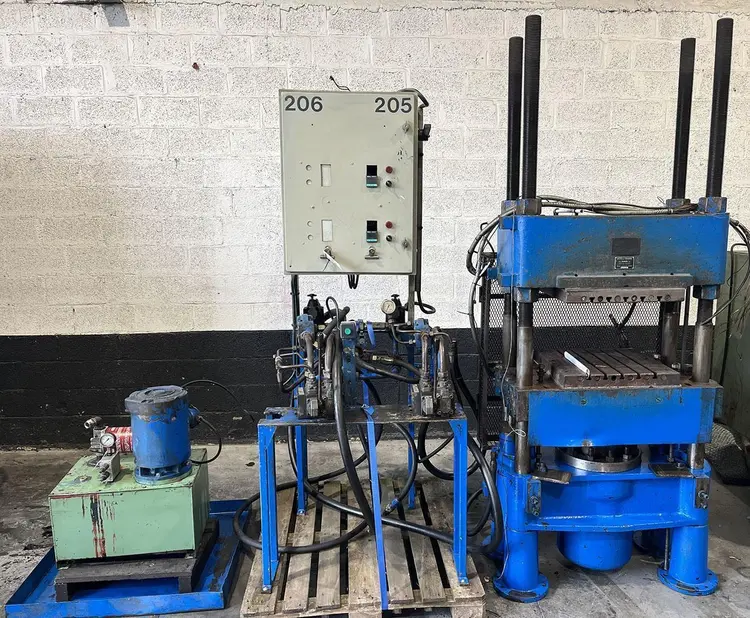 Used ZM 120 TON HEATED H-Frame Presses BE | Apt International N.V #362200