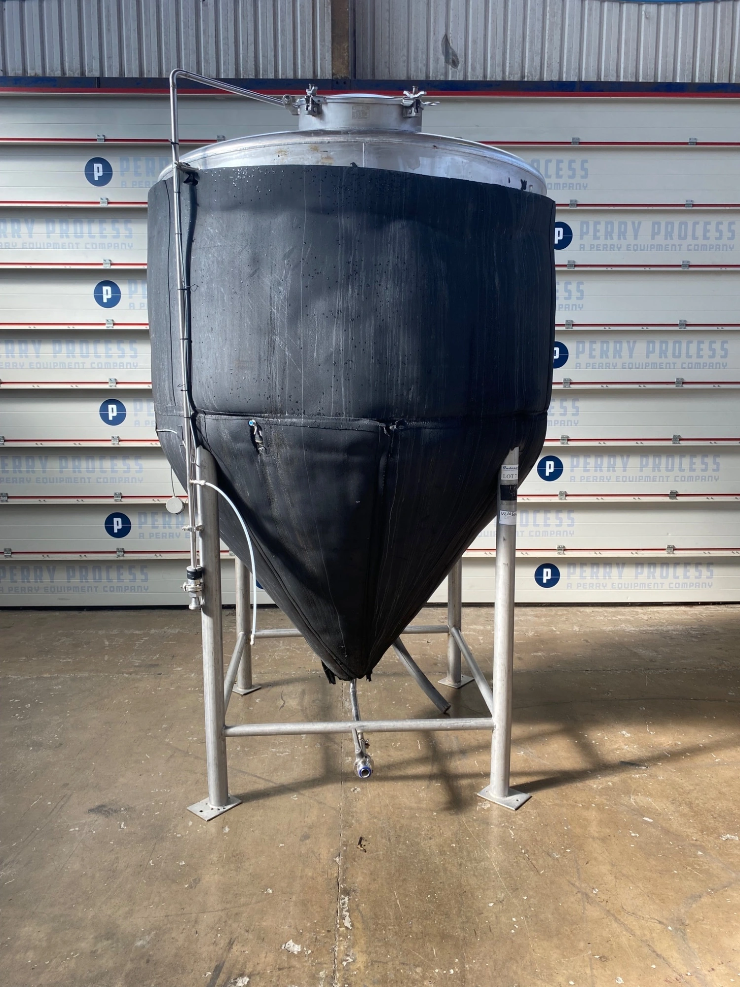 Used _UNKNOWN_ 3,800 Litre Stainless Steel Tanks GB | Perry Equipment #1136194