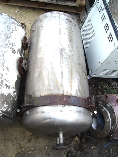 125L S/S Vertical Enclosed Tank