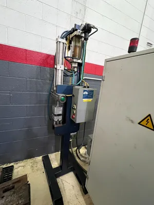 1998 Ohma P400 Pneumatic Presses | Universal Press & Machinery (UPM) (1)