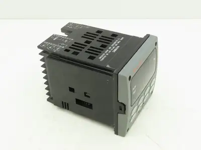 Honeywell UDC2500 Digital Temperature Controller DC2501-CE-0A00-200-00000-00-0