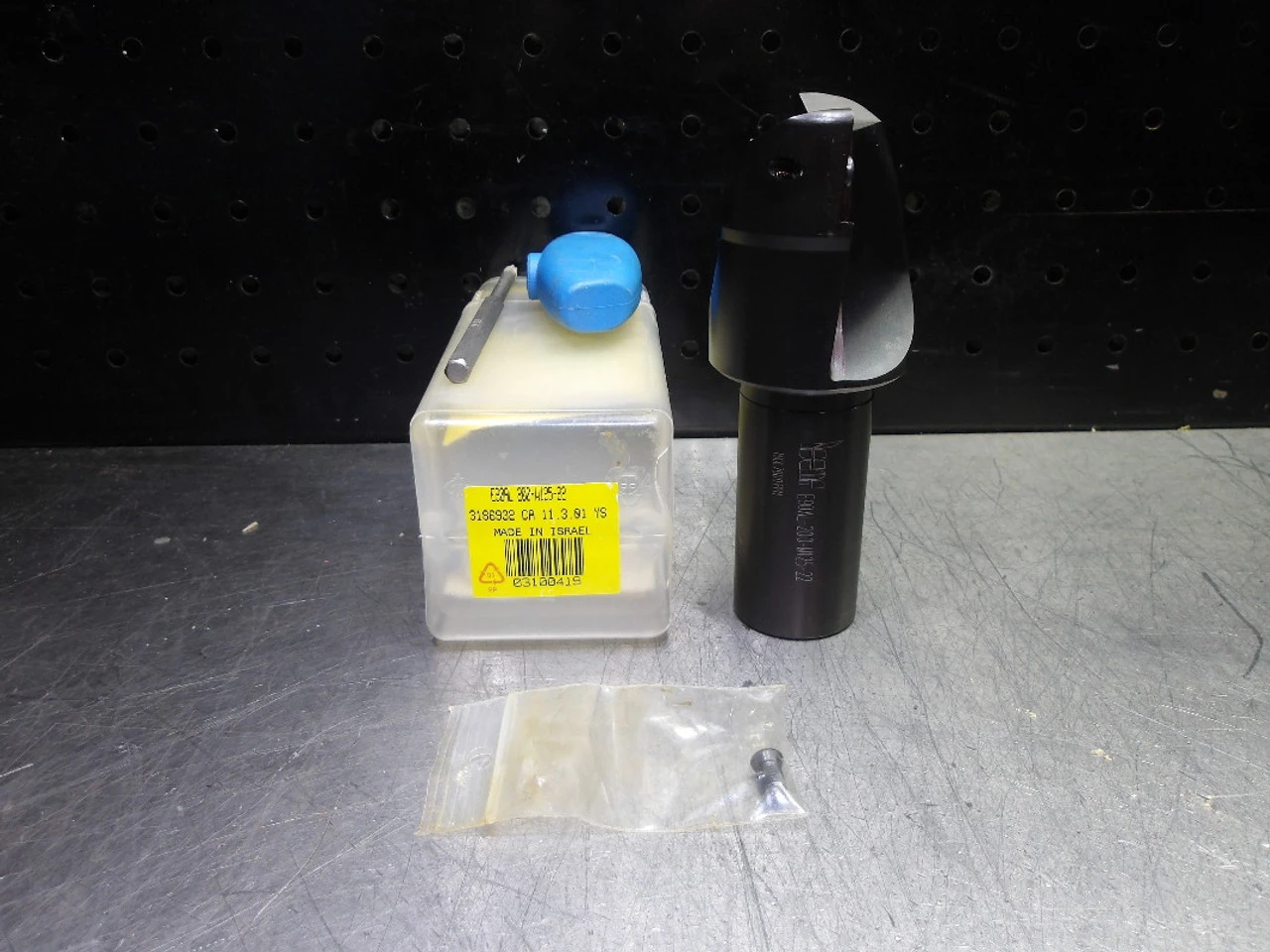 Iscar 2" 2 Flute Coolant Thru Endmill 1.25" Shank E90AL 200-W125-22 (LOC2341)