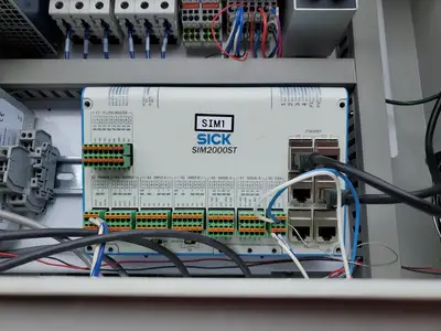 USED SICK SIC2000-9420T00S06 MSC-SIM COMBO 40A CONTROL CABINET