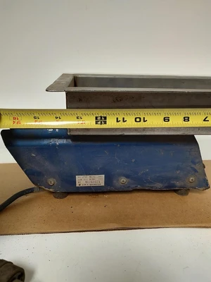 Linear Vibratory Feeder 200VAC VL-02 80260019 13.5x5.5 Tray