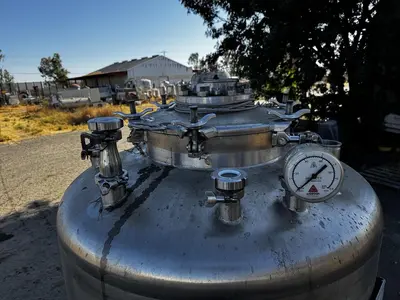 Tank, 264 Gallon, 1,000 Liter, BCD Manufacturing, Agitated, 316L Stainless, 3 Bar, #5991456