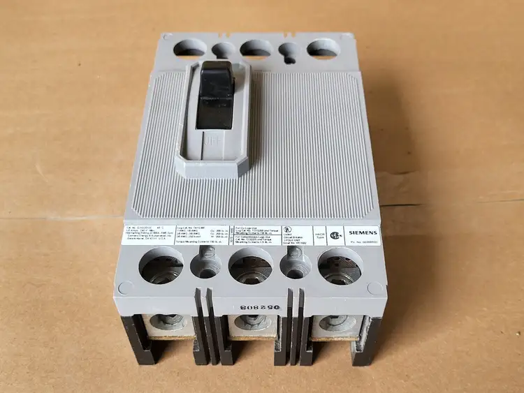 Used 2008 SIEMENS QJH23B125 Switchgears British Columbia CA | Lenmark #239122