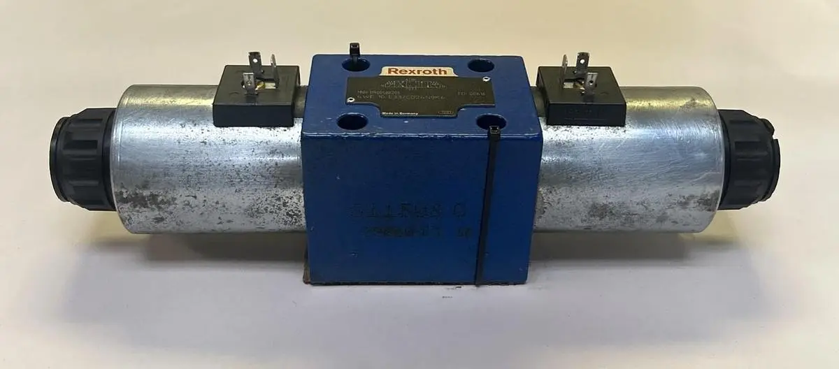 USED REXROTH 4WE10E33/CG24N9K4