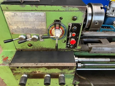 ZMM Centre Lathe, in very good used condition, visible under power