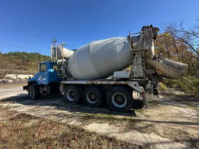 Used 2000 MACK DM690S CONVEYOR Concrete Mixer Trucks Pennsylvania US | Proxy Equipment #1379125