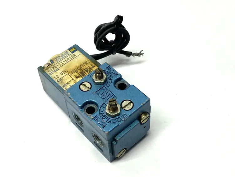Used MAC VALVES PNEUMATIC SOLENOID VALVE 1/4" PORTS Solenoid Valves | Maverick Industrial Sales #1102102