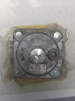 New | in-Stock MAXITROL RV48 Solenoid Regulators | Surplus Asset Holdings #1226459