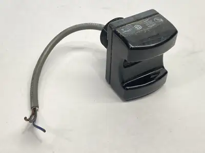Used Banner Momentary Action Touch Button 28591 CUT CORD NO GUARD Relays & Switches Michigan US | Maverick Industrial Sales #1402146