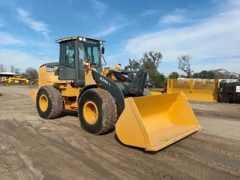 USED 2017 Deere 624K II