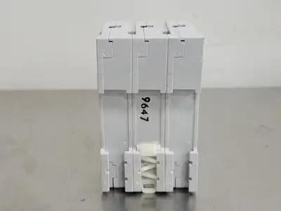 USED ALLEN-BRADLEY 1492-CB3 G070