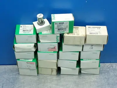 NEW SCHNEIDER ELECTRIC DL1BDG8