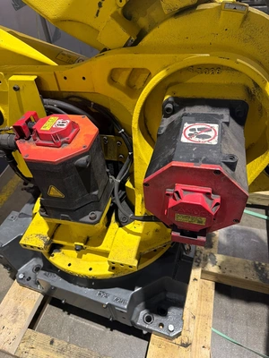 USED 2016 FANUC R-2000IB/210F + R30IB